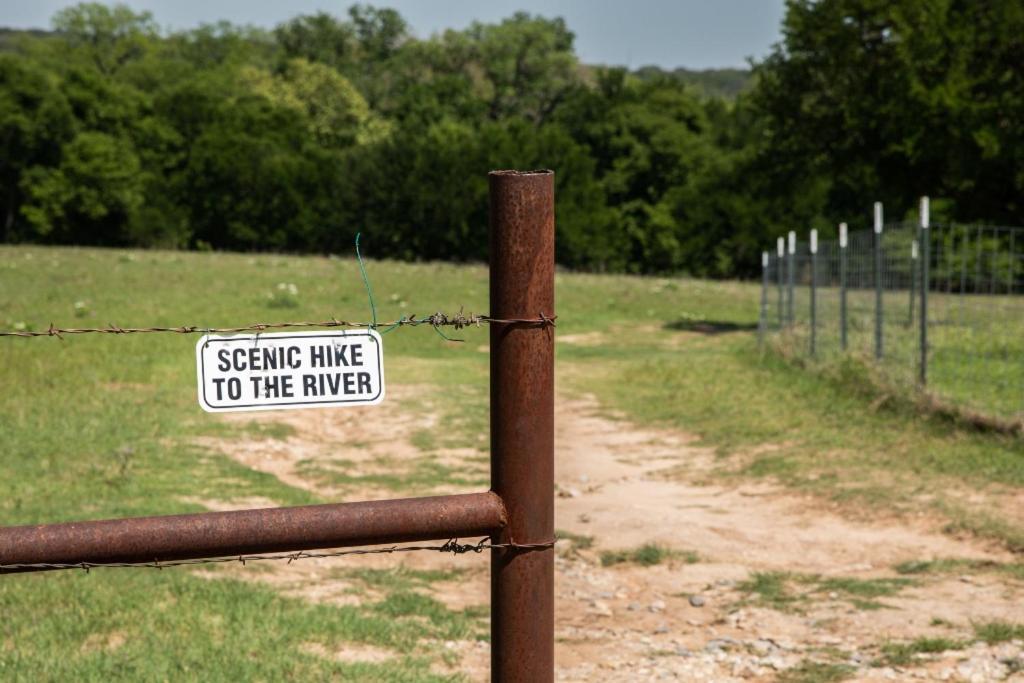 Stay On A 350-Acre Cattle Ranch! Brazos River! Tubing! Petting Zoo! Weatherford Bagian luar foto