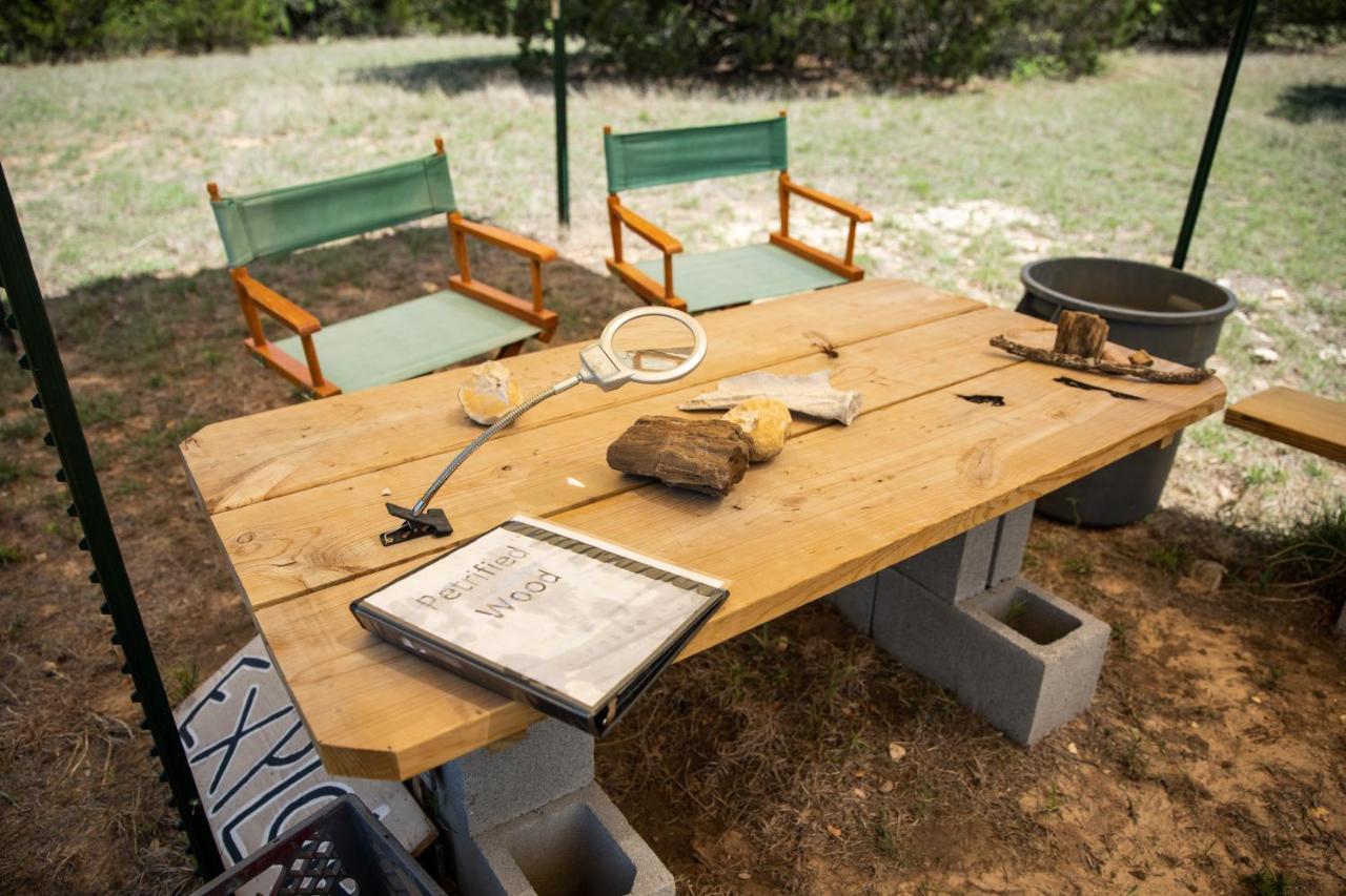 Stay On A 350-Acre Cattle Ranch! Brazos River! Tubing! Petting Zoo! Weatherford Bagian luar foto