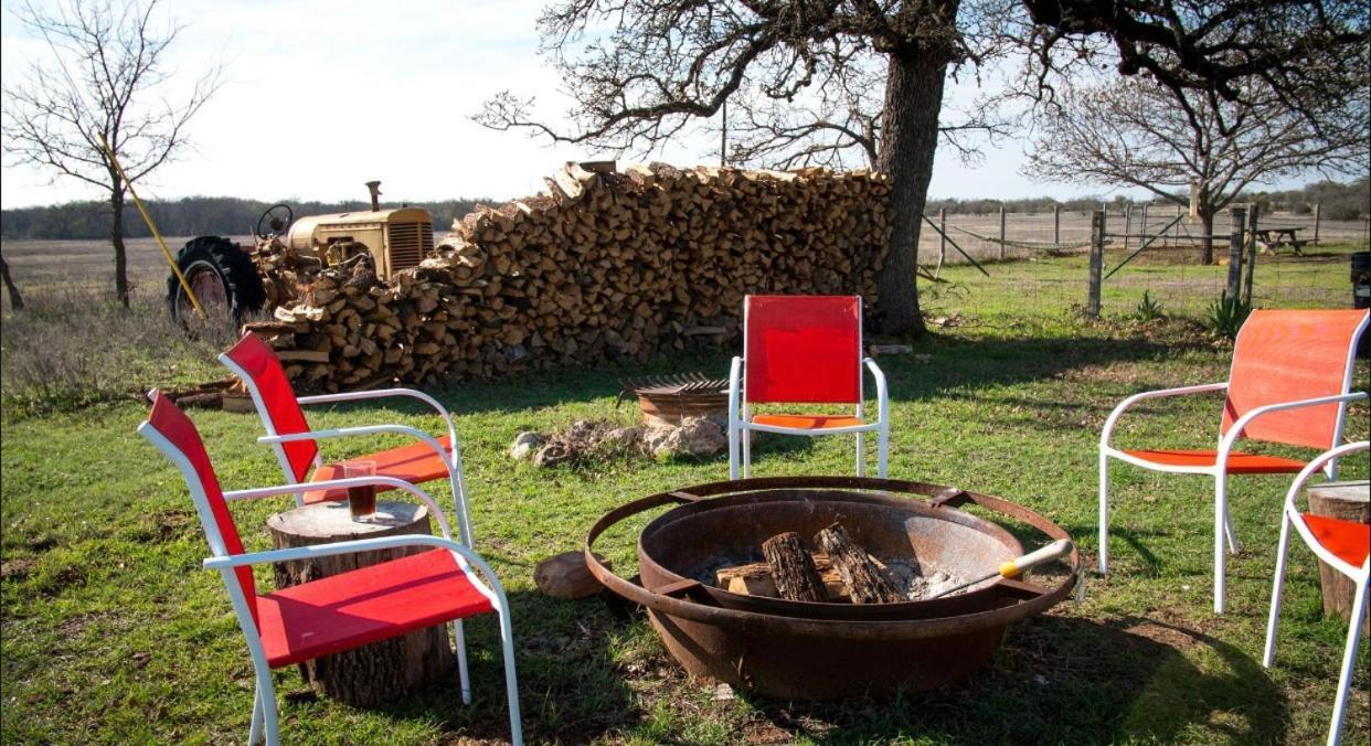 Stay On A 350-Acre Cattle Ranch! Brazos River! Tubing! Petting Zoo! Weatherford Bagian luar foto