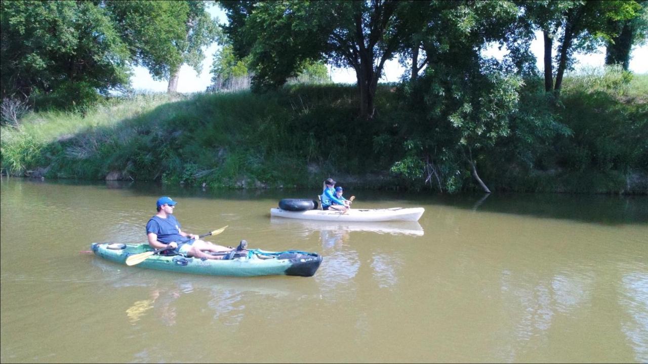 Stay On A 350-Acre Cattle Ranch! Brazos River! Tubing! Petting Zoo! Weatherford Bagian luar foto