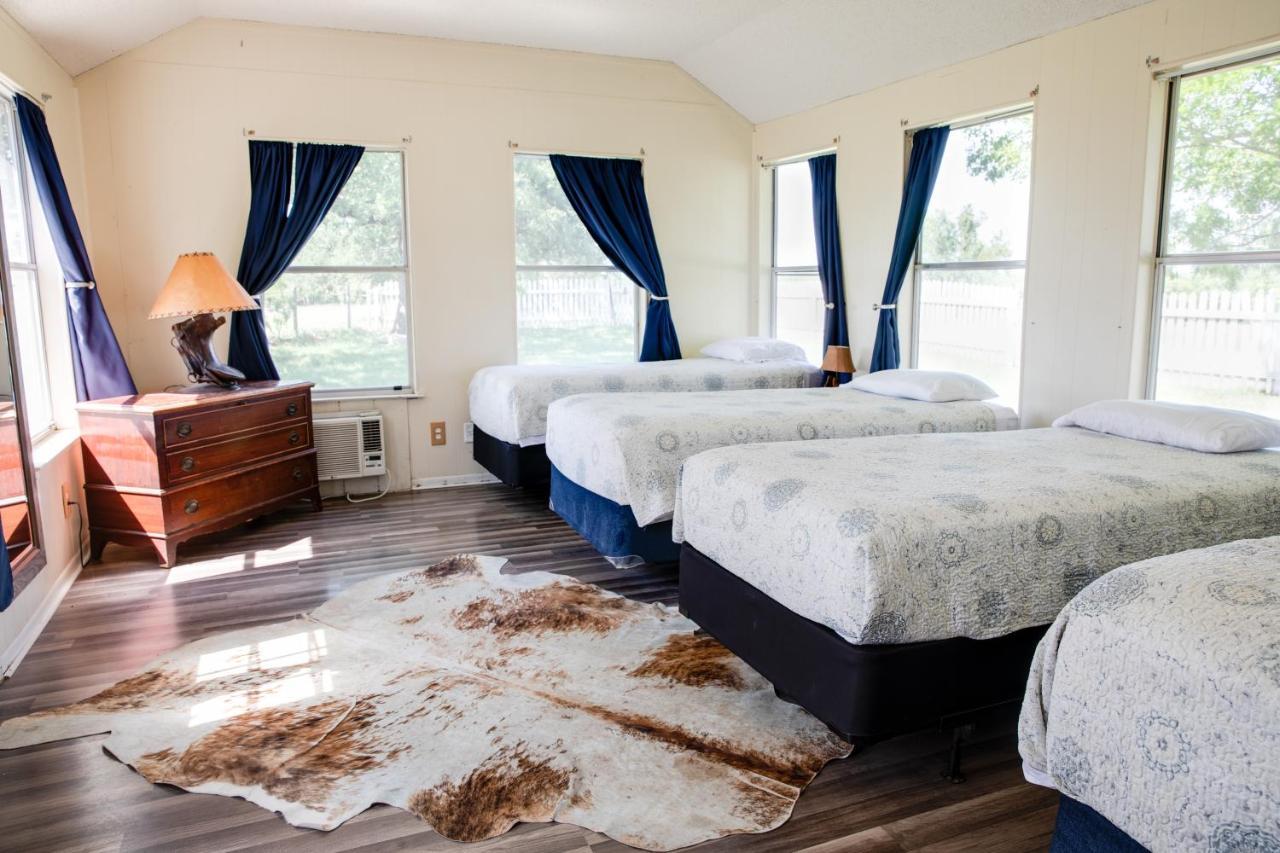 Stay On A 350-Acre Cattle Ranch! Brazos River! Tubing! Petting Zoo! Weatherford Bagian luar foto