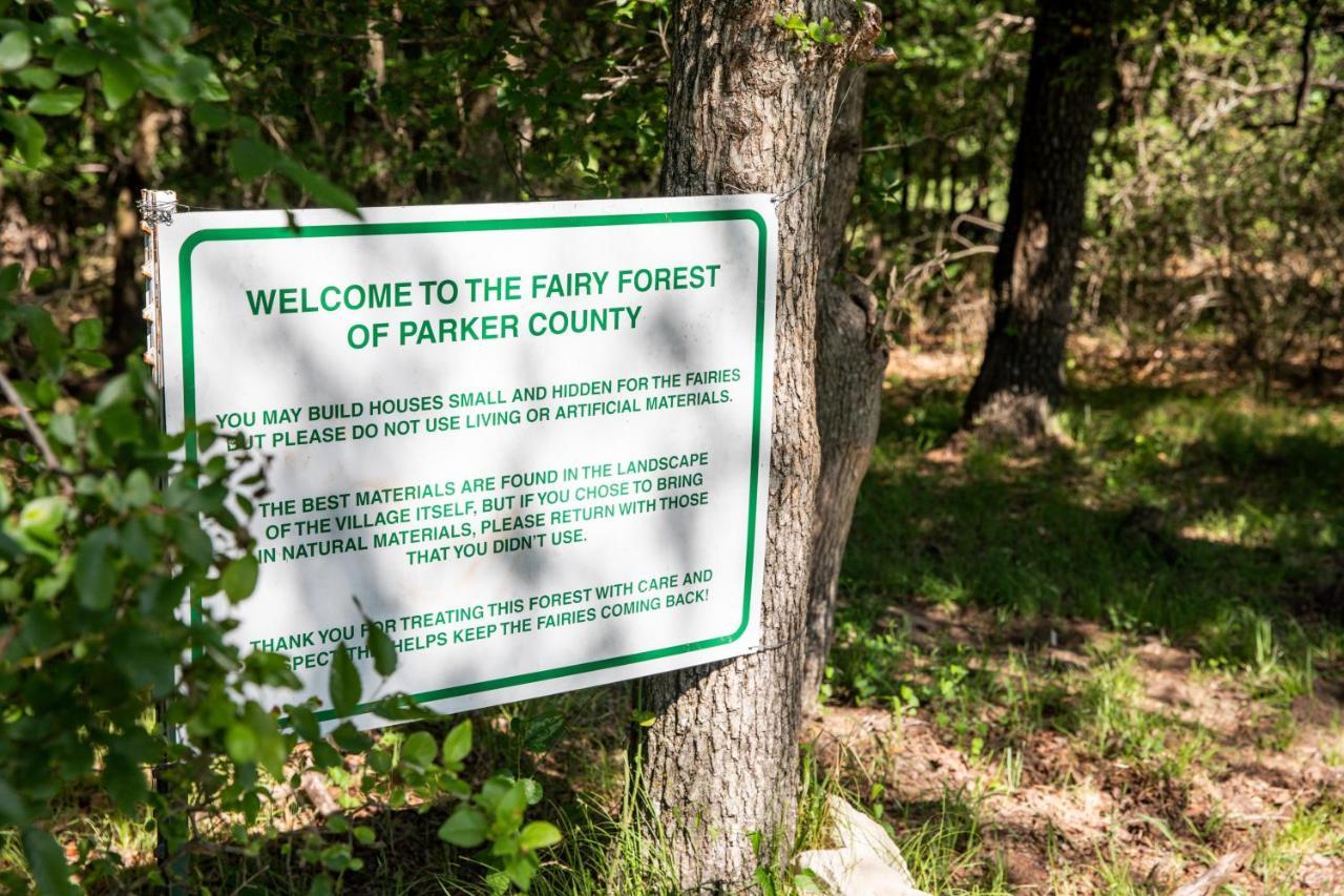 Stay On A 350-Acre Cattle Ranch! Brazos River! Tubing! Petting Zoo! Weatherford Bagian luar foto