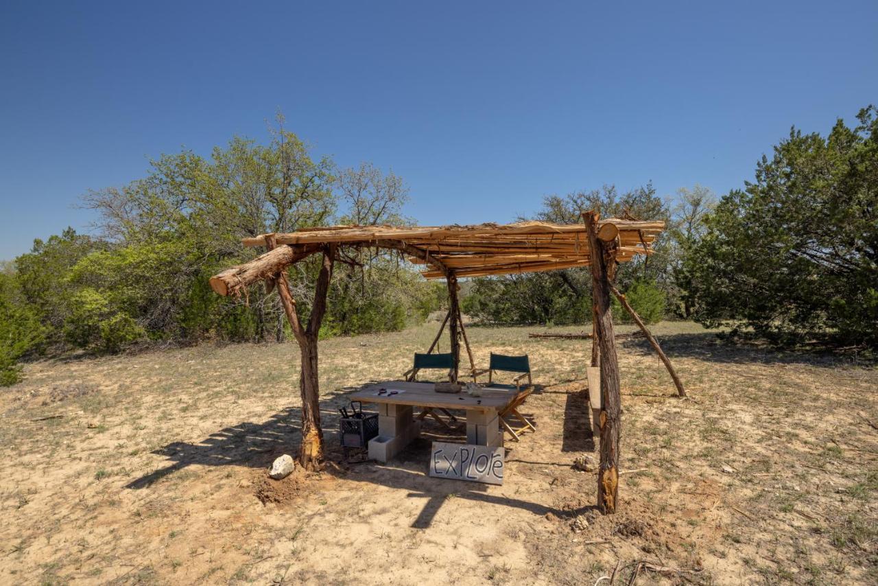 Stay On A 350-Acre Cattle Ranch! Brazos River! Tubing! Petting Zoo! Weatherford Bagian luar foto