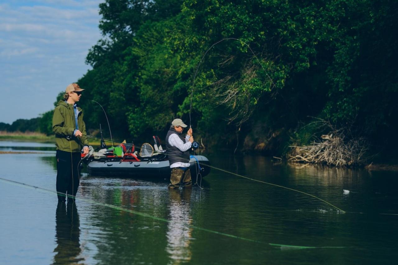 Stay On A 350-Acre Cattle Ranch! Brazos River! Tubing! Petting Zoo! Weatherford Bagian luar foto