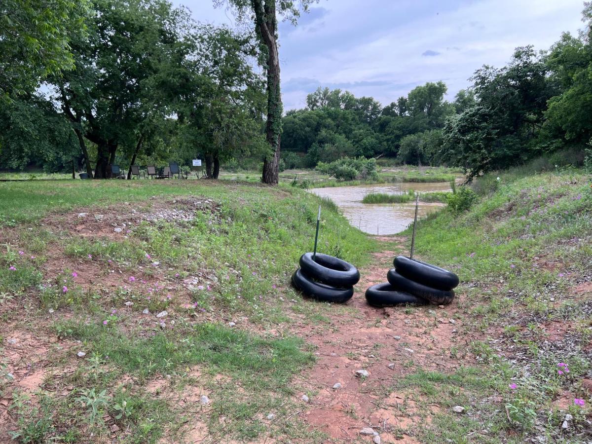 Stay On A 350-Acre Cattle Ranch! Brazos River! Tubing! Petting Zoo! Weatherford Bagian luar foto