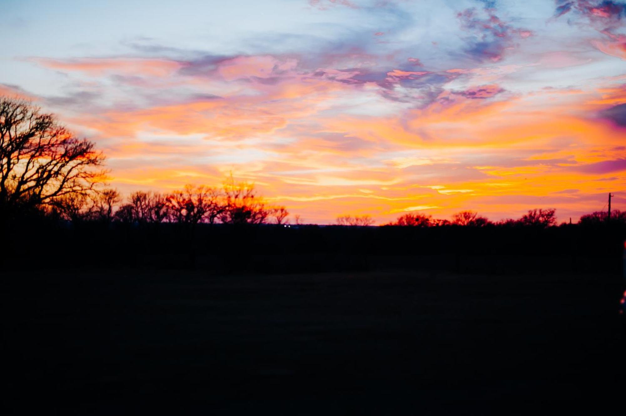 Stay On A 350-Acre Cattle Ranch! Brazos River! Tubing! Petting Zoo! Weatherford Bagian luar foto